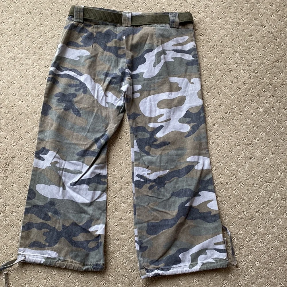 COPY - Camouflage capris - Picture 3 of 3